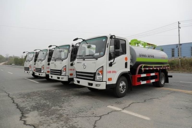 大運奧普力6方國六吸糞車發(fā)車為養(yǎng)殖場助力走起