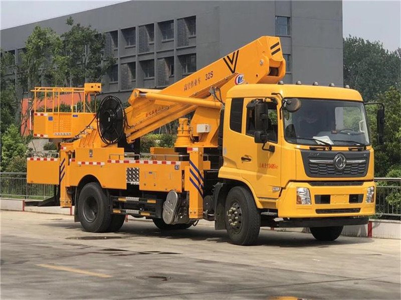 32米東風(fēng)天錦伸縮臂高空作業(yè)車受力大