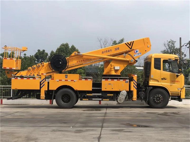 32米東風(fēng)天錦伸縮臂高空作業(yè)車受力大