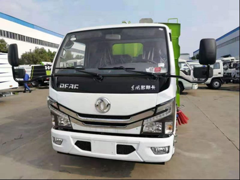 東風(fēng)小多利卡掃路車(chē)實(shí)用街道路面清掃設(shè)備首選