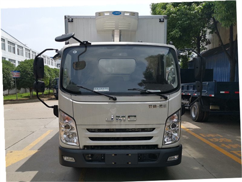 C證能開的4.2米江鈴凱運(yùn)國六冷藏運(yùn)輸車