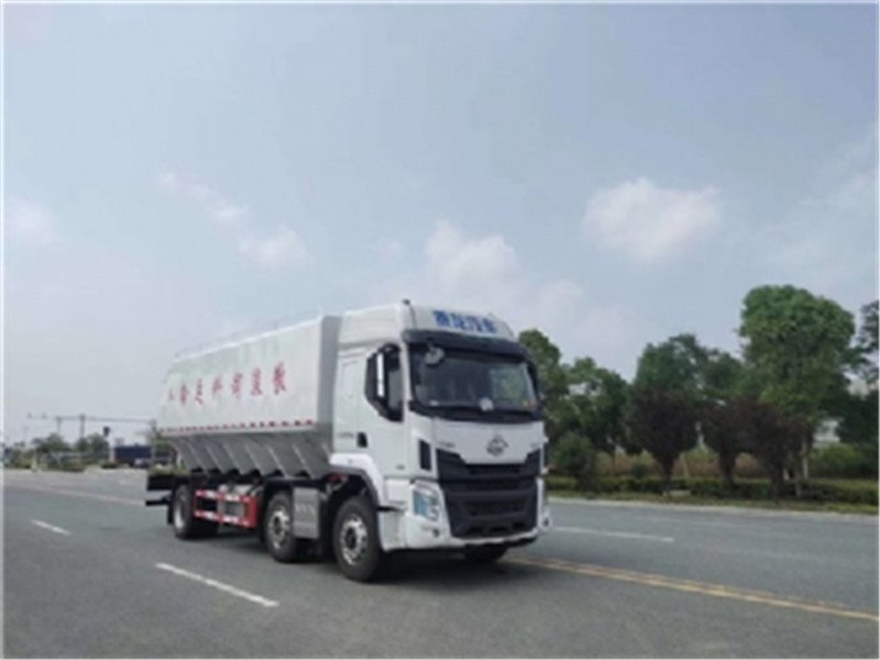 絕對賺錢的30方東風(fēng)柳汽小三軸國六飼料運輸車