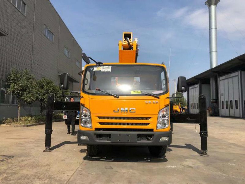程力高空作業(yè)車支腿操作技巧