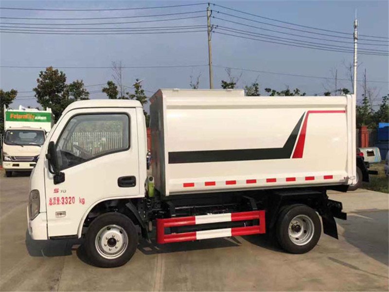 程力3方躍進(jìn)側(cè)裝掛桶垃圾車