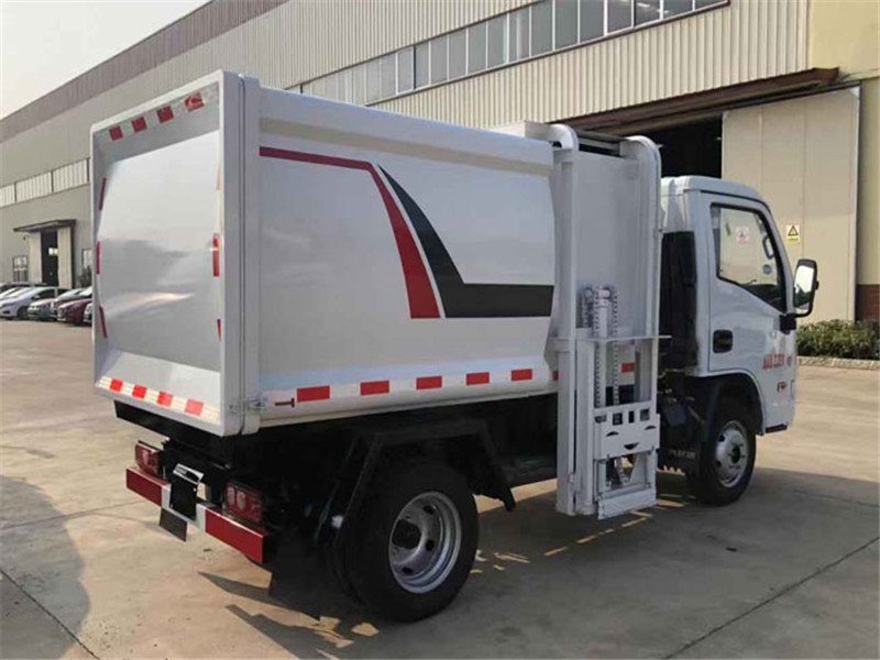 程力3方躍進(jìn)側(cè)裝掛桶垃圾車