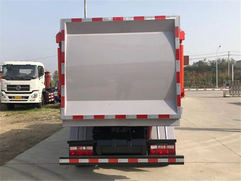 多利卡后裝掛桶垃圾車多少錢