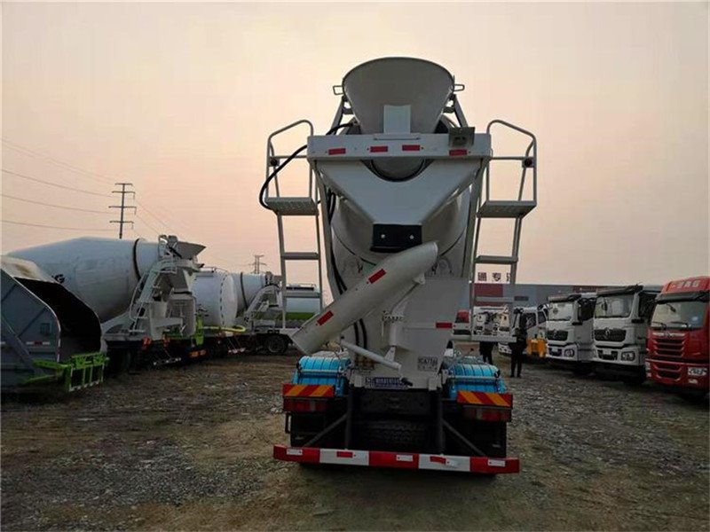 水泥攪拌車出現(xiàn)漏水怎么辦
