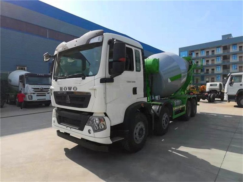 聯(lián)合重卡12方混凝土攪拌車可分期