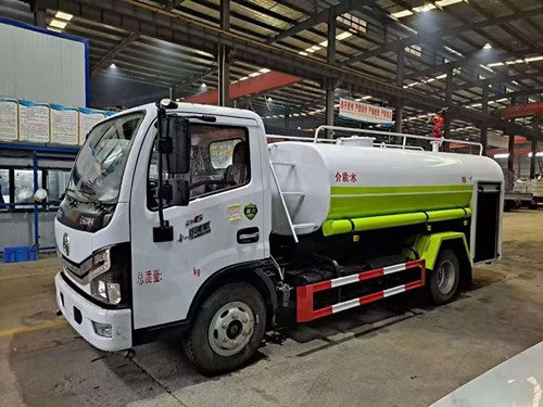 東風(fēng)多利卡2.5噸水罐消防車價錢多少 火場獨立撲救火災(zāi)消防車
