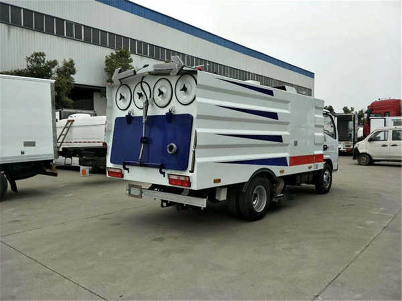 東風福瑞卡國六吸塵車跳樓價