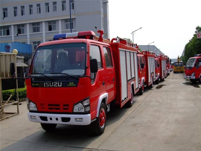3噸水罐消防車優(yōu)選五十鈴