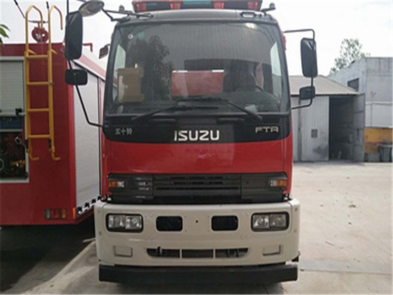 3噸水罐消防車優(yōu)選五十鈴