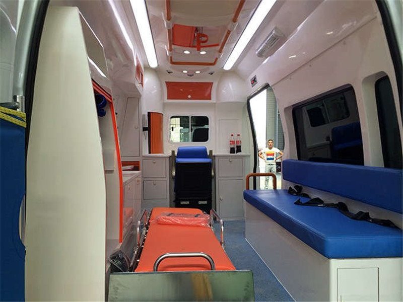 新世代V348救護(hù)車不同配備不同價(jià)格