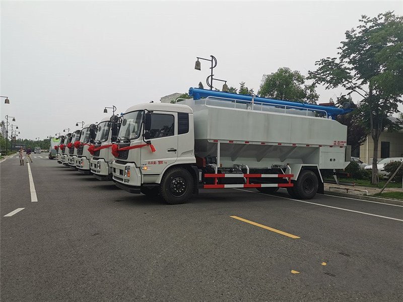 2021年?yáng)|風(fēng)天錦VR散裝飼料車(chē)售價(jià)