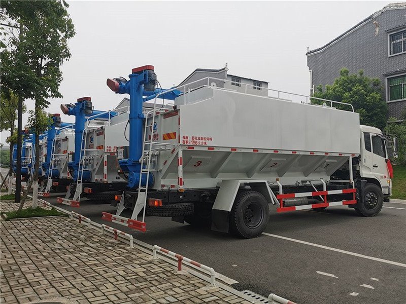 2021年?yáng)|風(fēng)天錦VR散裝飼料車(chē)售價(jià)