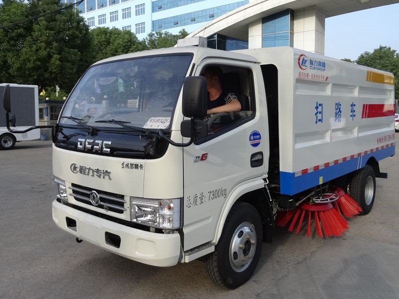 東風(fēng)D6小多利卡掃路車北京特賣