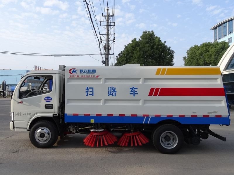 東風(fēng)D6小多利卡掃路車北京特賣