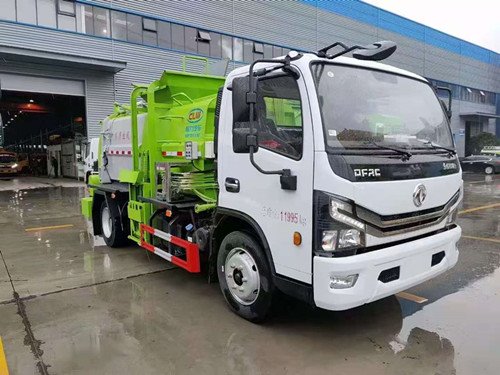? 東風(fēng)小多利卡藍(lán)牌掛桶垃圾車多少錢一輛掛桶垃圾車