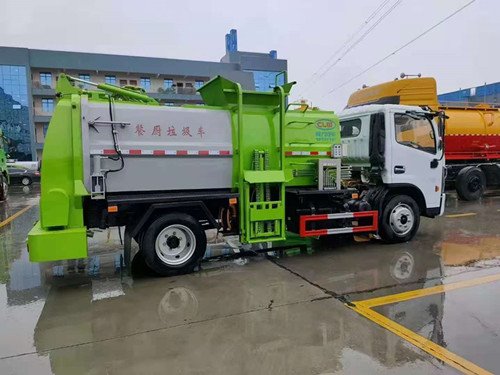? 東風(fēng)小多利卡藍(lán)牌掛桶垃圾車多少錢一輛掛桶垃圾車