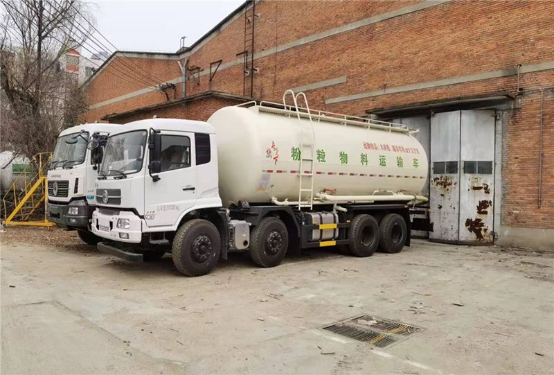 沛縣35噸40噸50噸散裝水泥車粉粒物料運(yùn)輸車干混砂漿車全線直降10000元