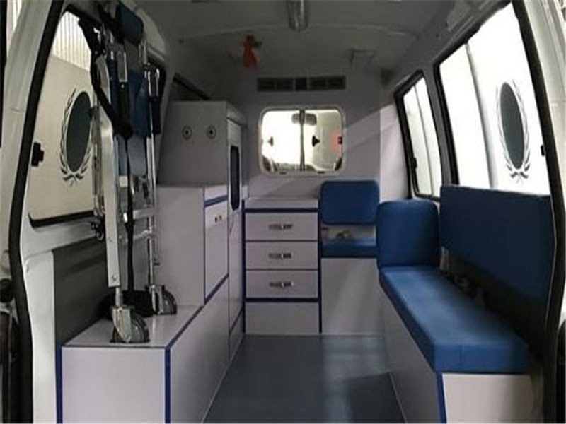 國六急救車銷售冠軍金杯新快運救護車