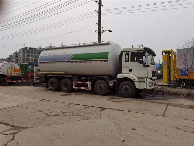 鎮(zhèn)江干混砂漿運(yùn)輸車(chē)干粉砂漿車(chē)散裝水泥車(chē)現(xiàn)車(chē)直銷(xiāo)