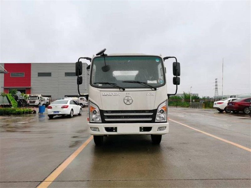大運(yùn)抑塵車牛車來襲