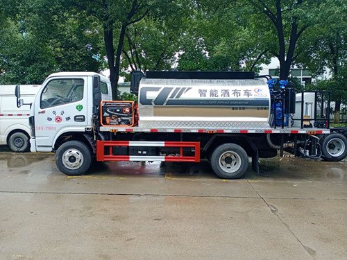 東風(fēng)福瑞卡整車性能參數(shù)3方瀝青灑布車價錢瀝青灑布車