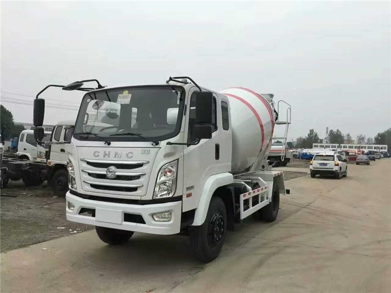 混凝土攪拌車底盤(pán)部件保養(yǎng)需知