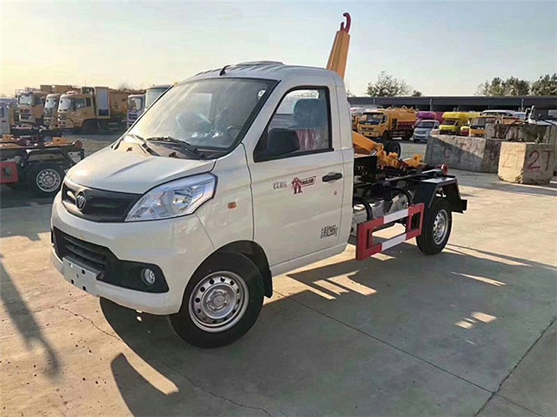 國六福田祥菱勾臂垃圾車沖刺底價