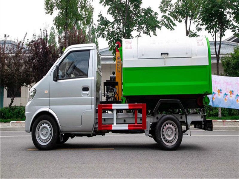 東風(fēng)小康勾臂式垃圾車直賣廠商