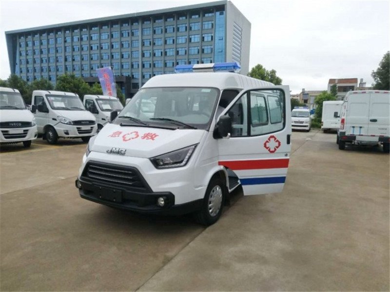 性價比極高的江鈴特順短軸轉(zhuǎn)運型急救車