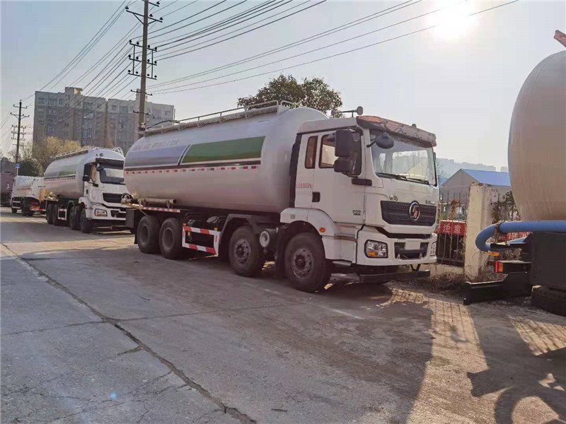 靈寶立式舉升立式干混砂漿運(yùn)輸車廠家