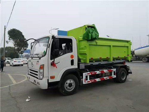 大運(yùn)新奧普力國六車廂可卸式垃圾車價錢垃圾車