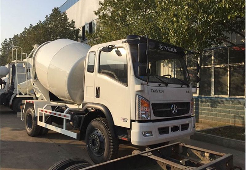 大運(yùn)運(yùn)隆攪拌車年末大促