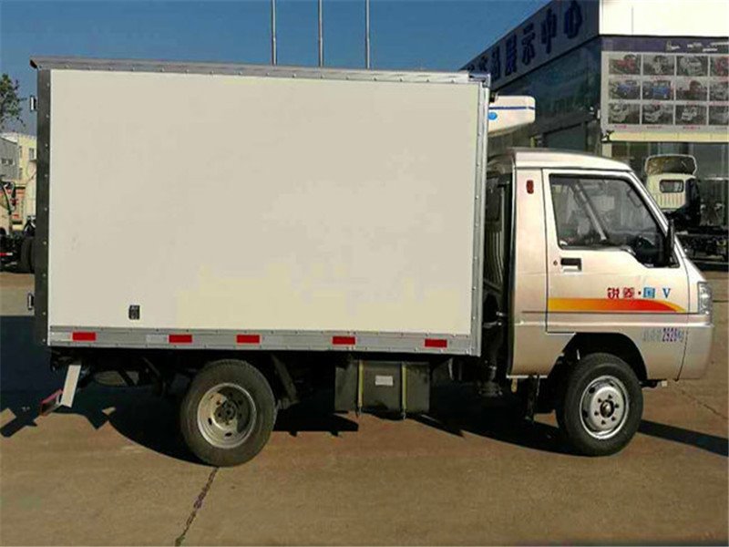 程力凱馬2.9米后雙驅(qū)冷藏車超級(jí)劃算