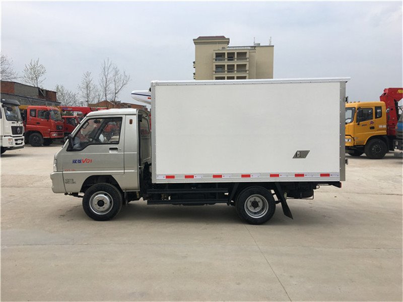 非常實(shí)用的蔬菜水果專用冷藏車