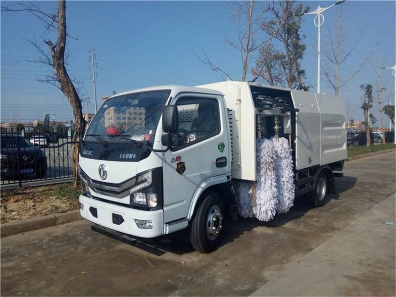 國(guó)六東風(fēng)城市護(hù)欄清洗車實(shí)惠無(wú)底線