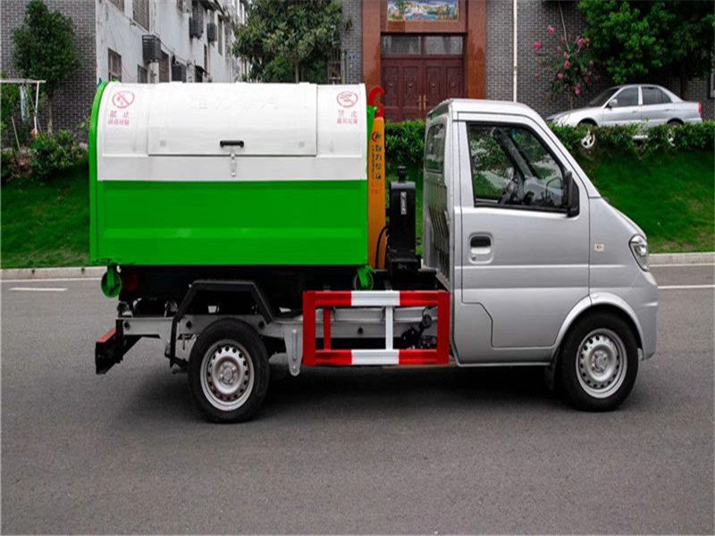 東風(fēng)小康國(guó)六勾臂垃圾車(chē)發(fā)往南平