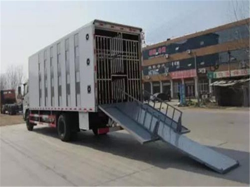 歐曼前四后八禽畜車新配備