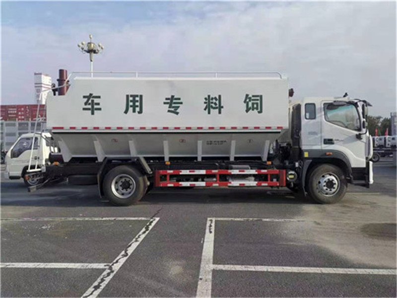 國(guó)六福田歐馬可飼料車口碑推薦款