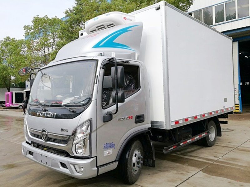 ?程力冷鏈冷藏車廠：福田奧鈴4米2冷凍冷藏運(yùn)輸車配置參數(shù)