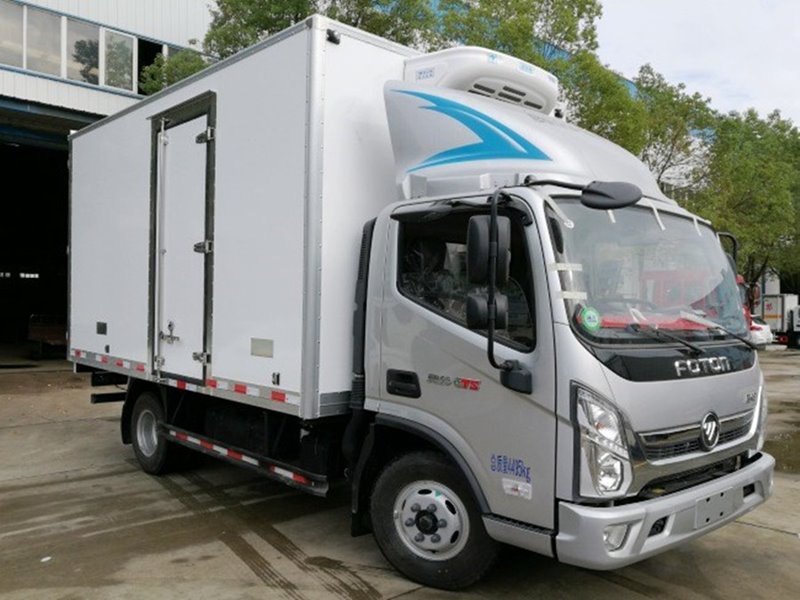 ?程力冷鏈冷藏車廠：福田奧鈴4米2冷凍冷藏運(yùn)輸車配置參數(shù)