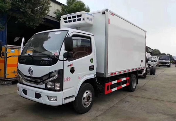 程力冷鏈冷藏車廠：東風(fēng)小多利卡4米2冷凍冷藏運(yùn)輸車配置參數(shù)
