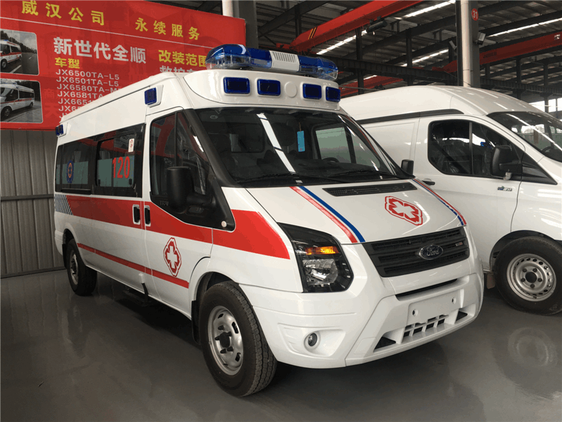 福特V348長(zhǎng)軸中頂國(guó)Ⅵ救護(hù)車(chē)廠家低價(jià)賣(mài)出