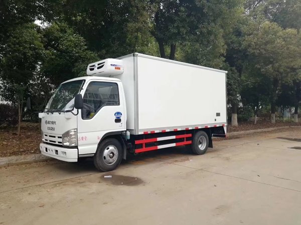 湖北程力冷藏車價(jià)格不同使用的材料就不同，價(jià)格決定質(zhì)量