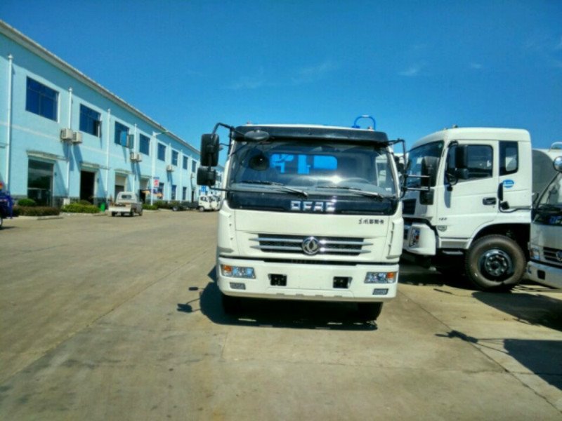 多利卡藍(lán)牌國六壓縮垃圾車315保質(zhì)車型