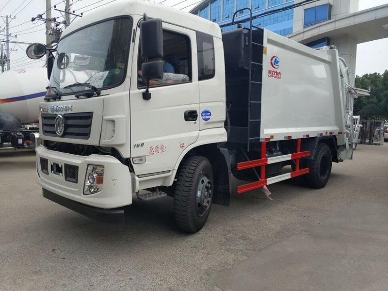 國六現(xiàn)階段劃算的東風(fēng)專底14方壓縮垃圾車