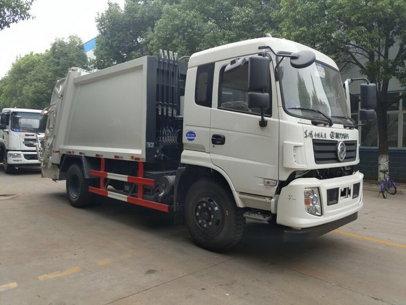 國六現(xiàn)階段劃算的東風(fēng)專底14方壓縮垃圾車