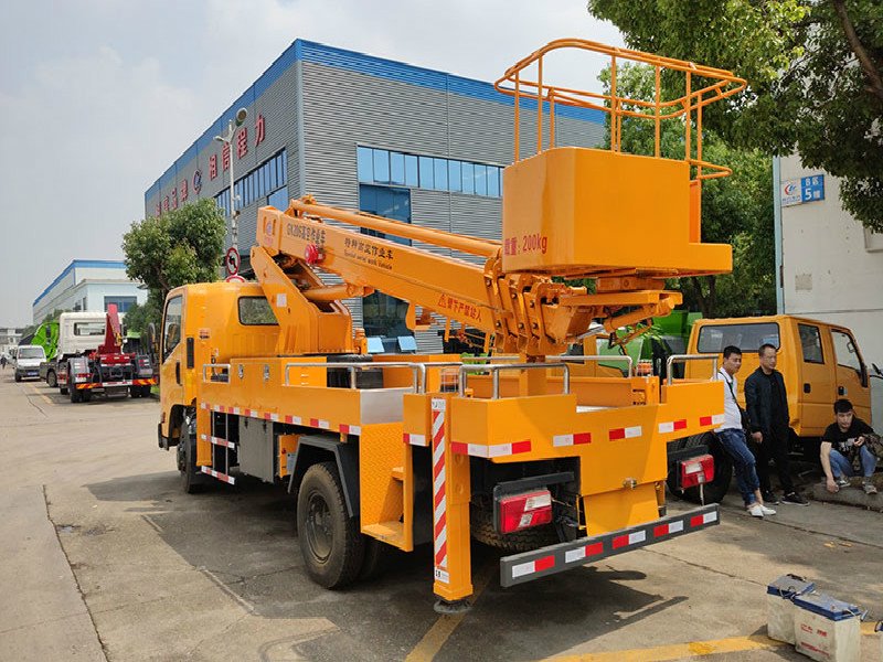 江鈴國六道路路燈維修高空作業(yè)車驚喜報價